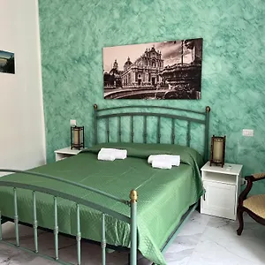 stonehouse1.catania-hotels.net/